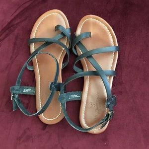 American eagle black strapping sandals