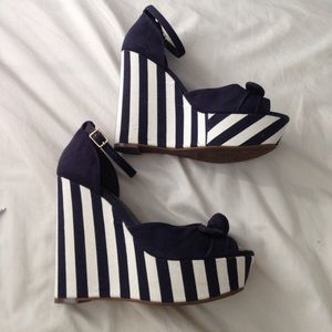 Jessica Simpson Wedges