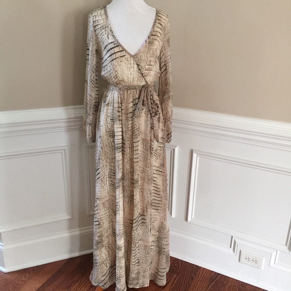 Snakeskin pattern long sleeved dress with belt S