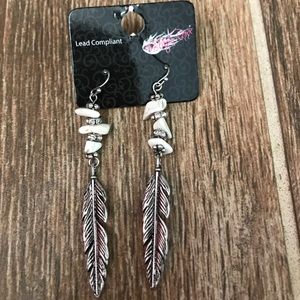 Feather earrings with rhinestone,stone accents❤️