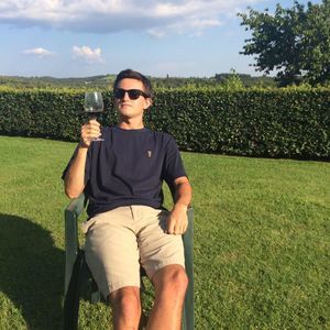 Meet your Posher, Davis