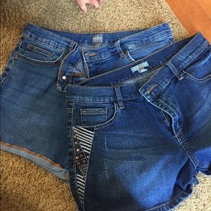 Bundle of 2: NY&co Jean shorts.