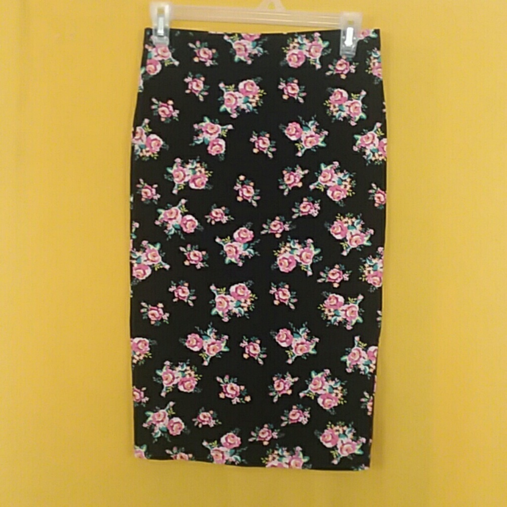 🌺Black & Floral Pencil Skirt