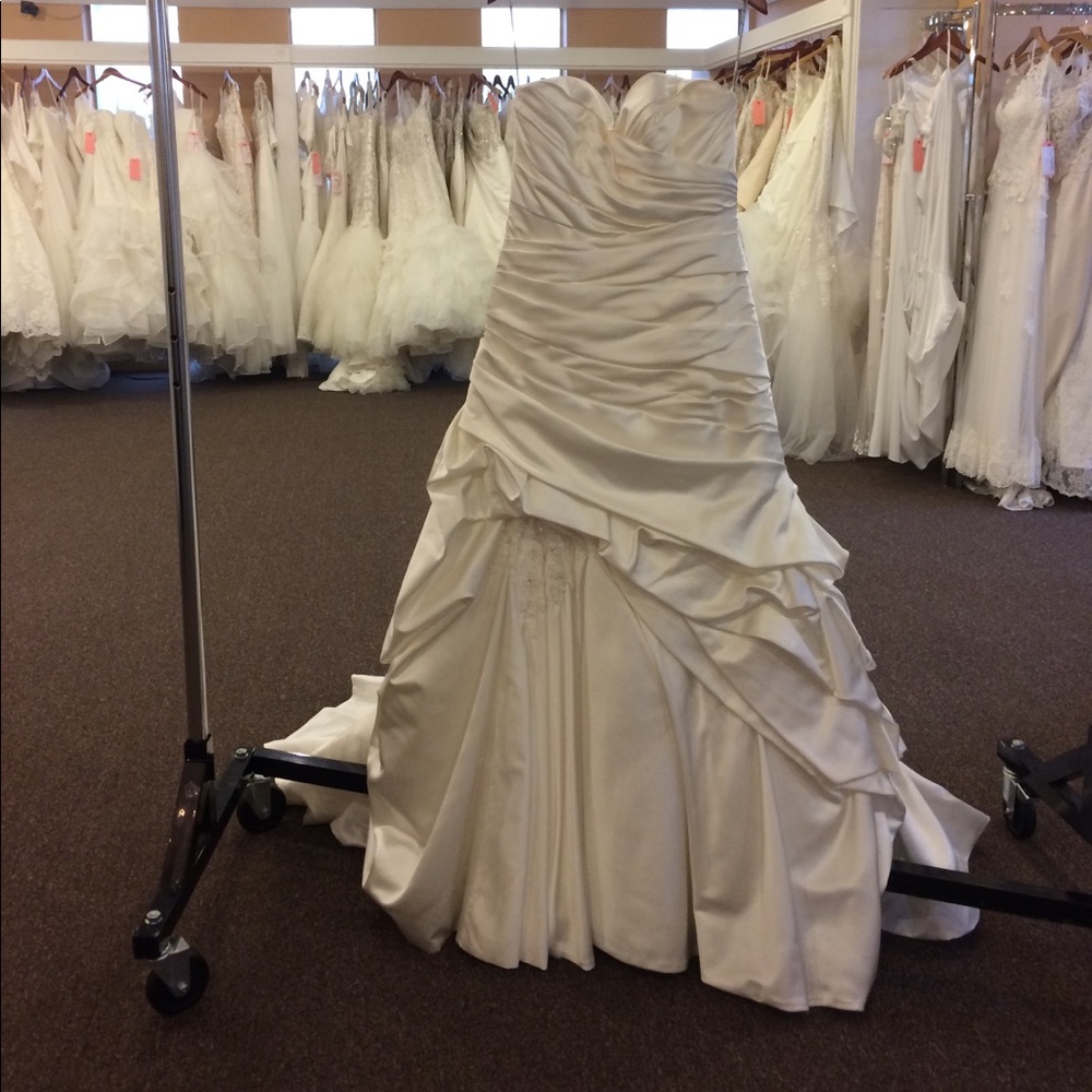 Wedding dress never used