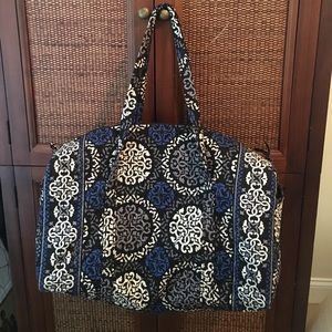 Like New Vera Bradley Large Duffle