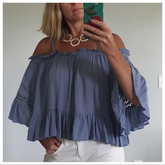 ❤️1 SMALL LEFT❤️Host Pick❤️Off The Shoulder Top - Picture 2 of 4