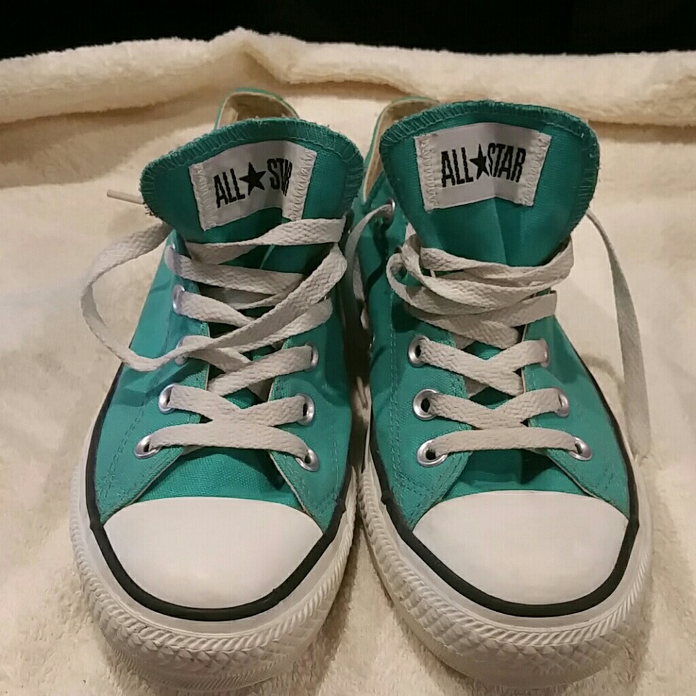 Turquoise/Teal converse