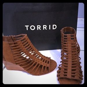 Size 9 Brown sandal with heel