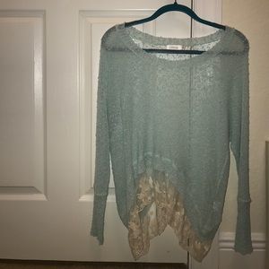 LF Blue long sleeve top gently worn