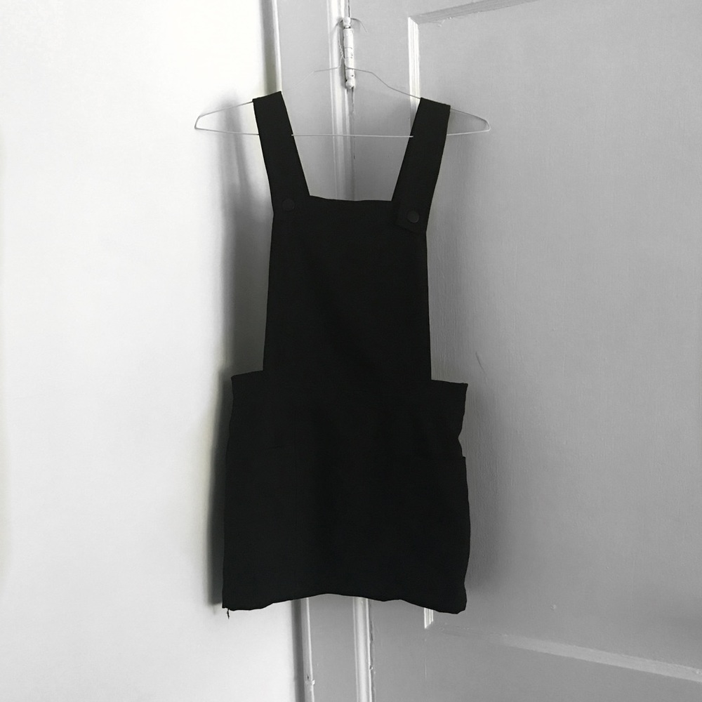 black overall dress w pockets/adjustable straps