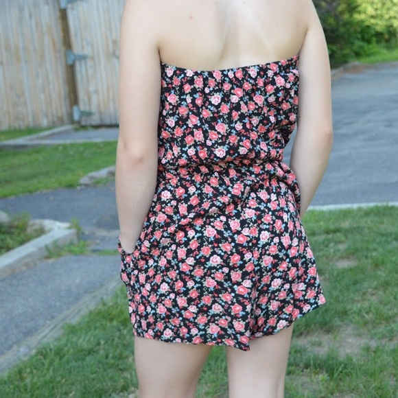 FlORAL ROMPER - Picture 3 of 3
