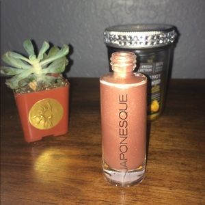 Japonesque liquid light