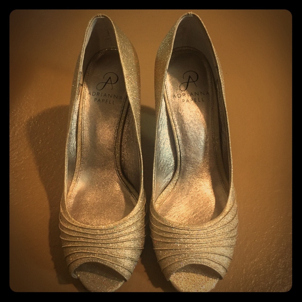 Shimmering gold heels. Size 7