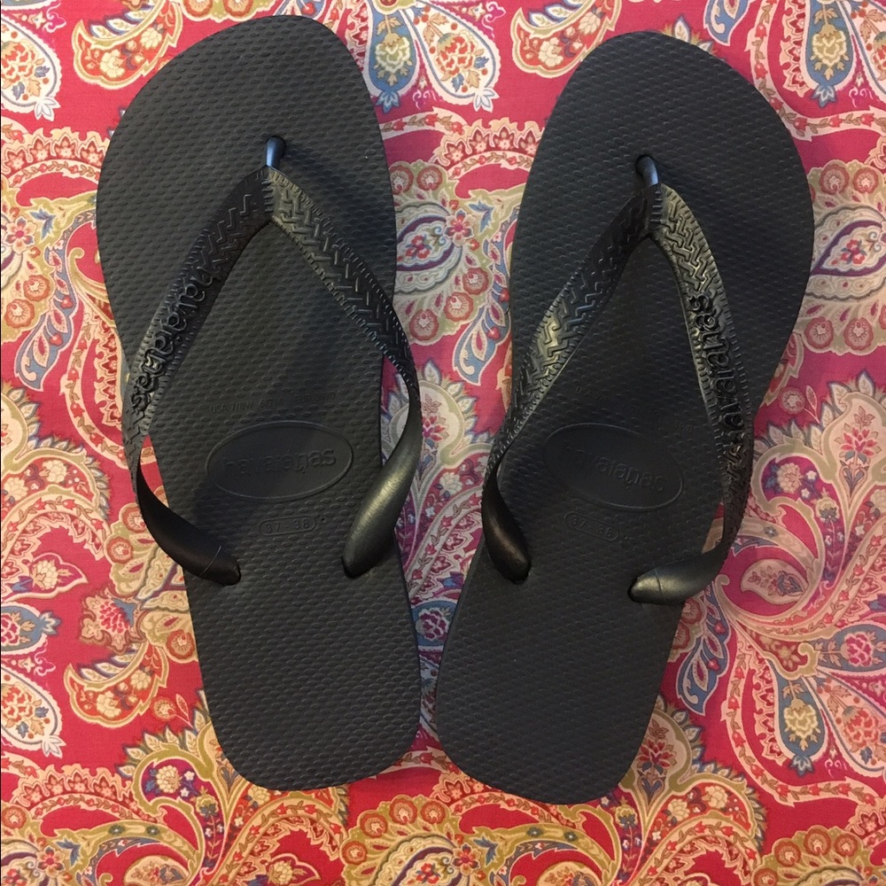 ♠️ HAVAIANAS Black Flip Flops EUC ♠️