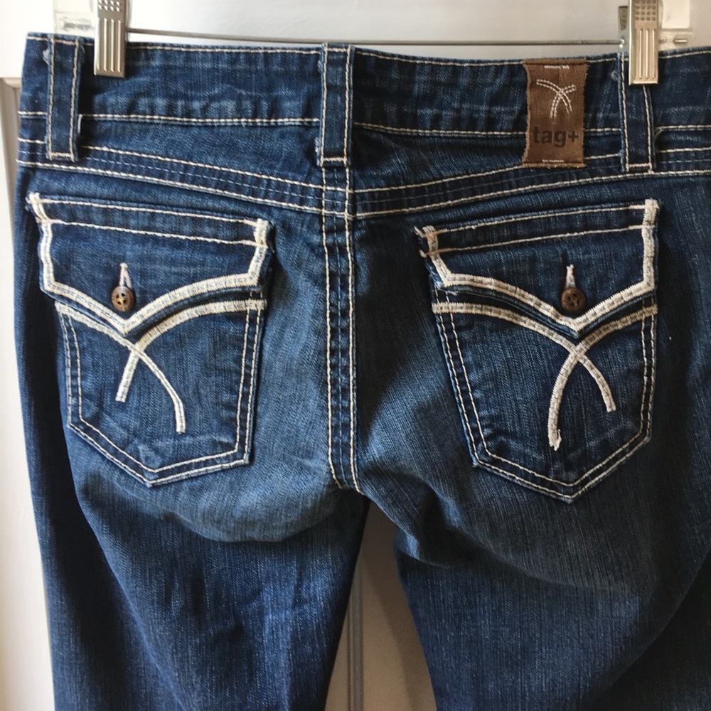 Tag + brand Jeans