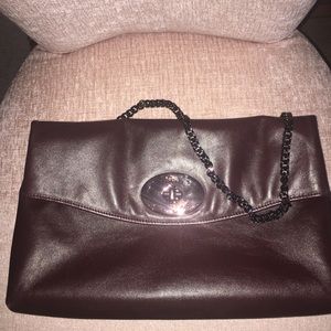 🔴 Coach Turnlock Clutch in Leather 33532