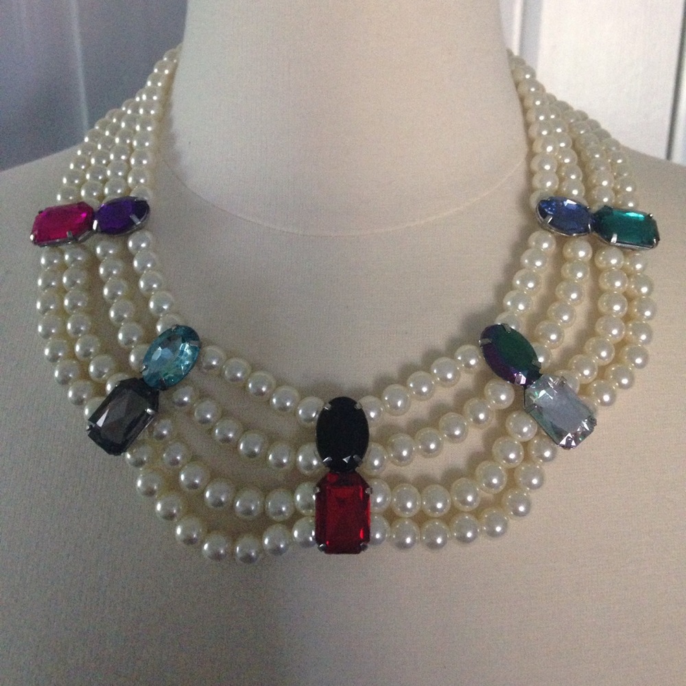 PEARL AND CRYSTAL NECKLACE