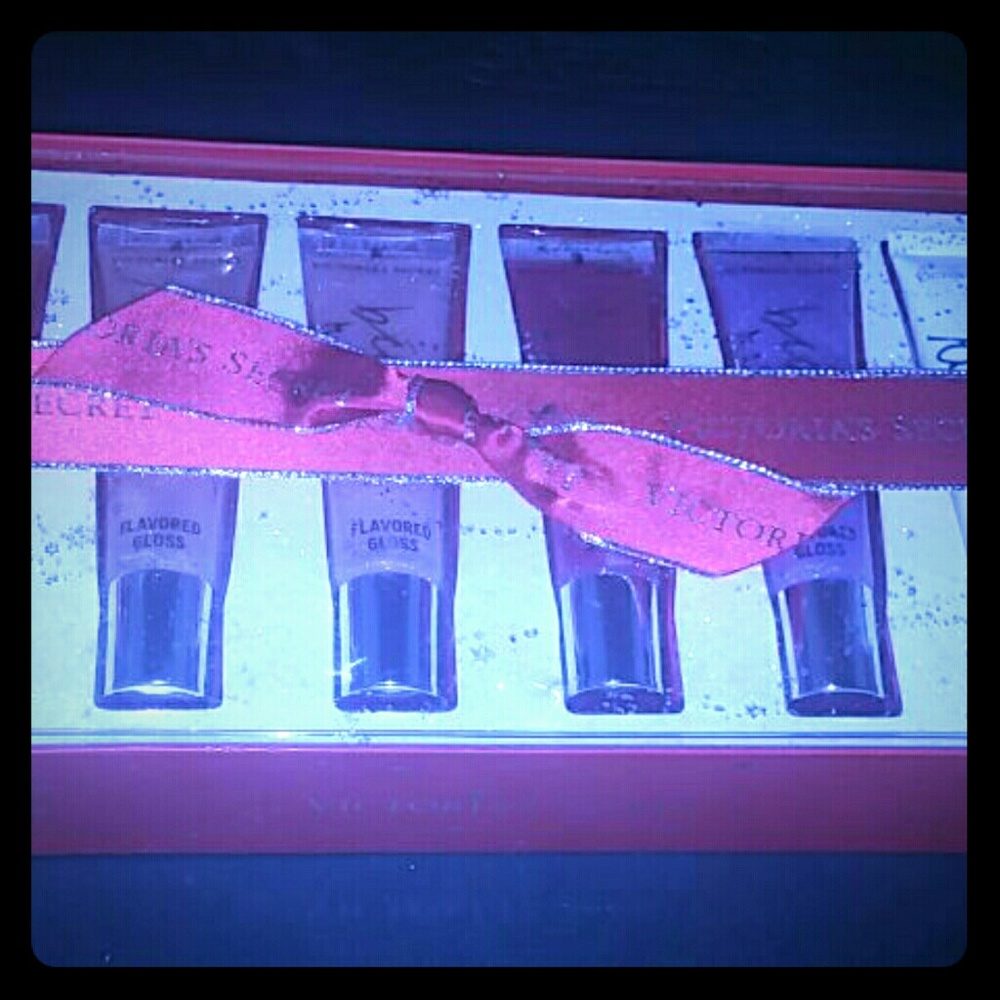 **NWT** Victoria's Secret Lip gloss Set