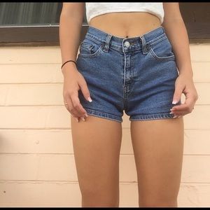 levi denim high wasted shorts!!! 😻