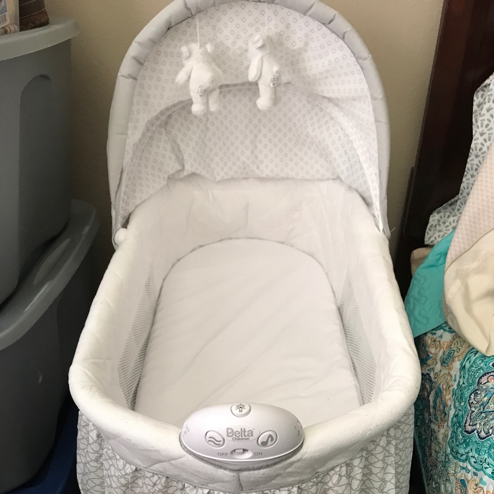 Delta bassinet