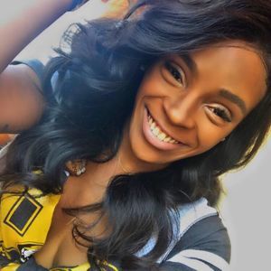 Meet your Posher, Trinayia