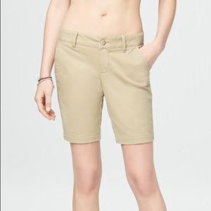 Curvy Solid Bermuda Uniform Shorts