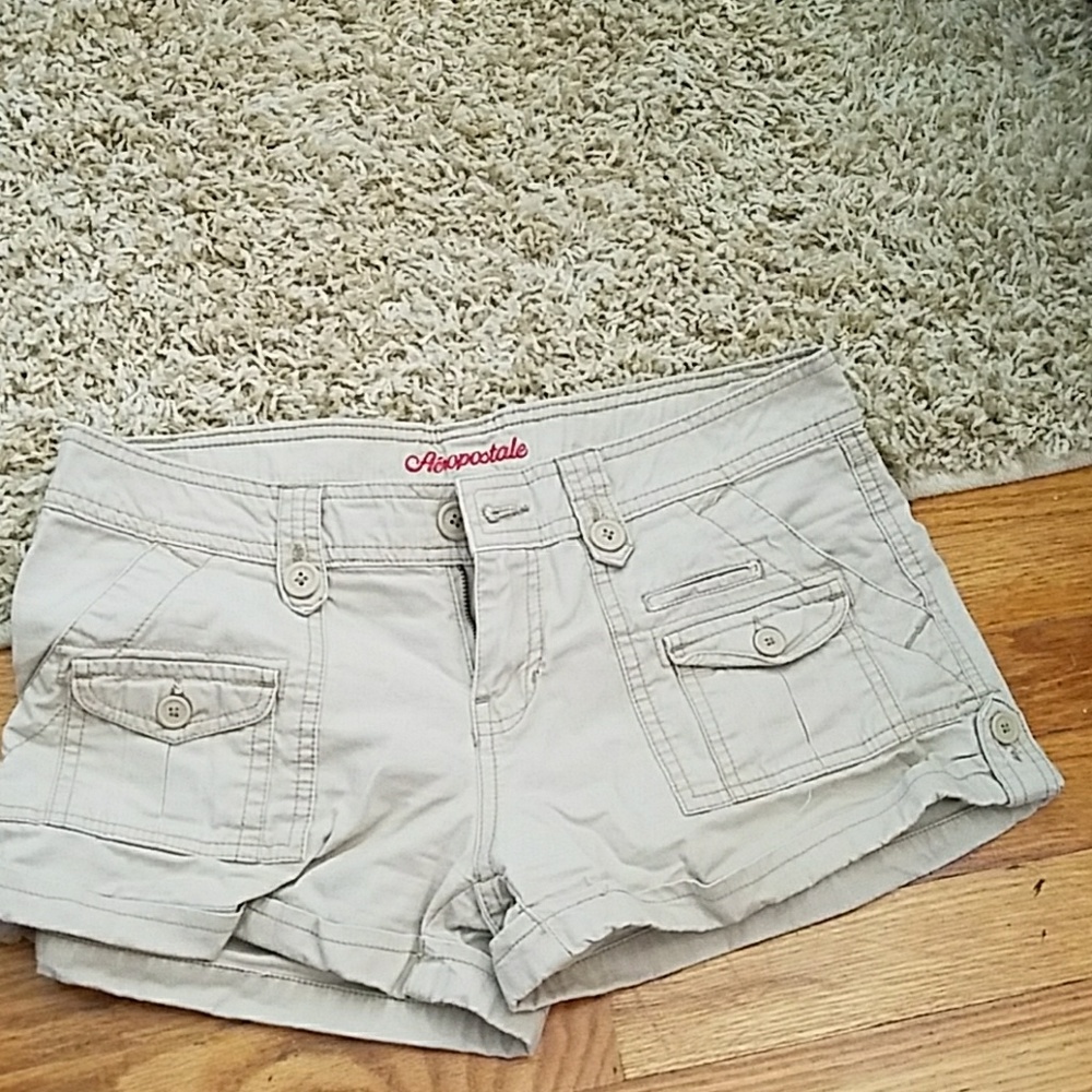 Aeropostale Cream Cargo Short