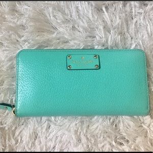 Kate spade Wellesley wallet in freshair