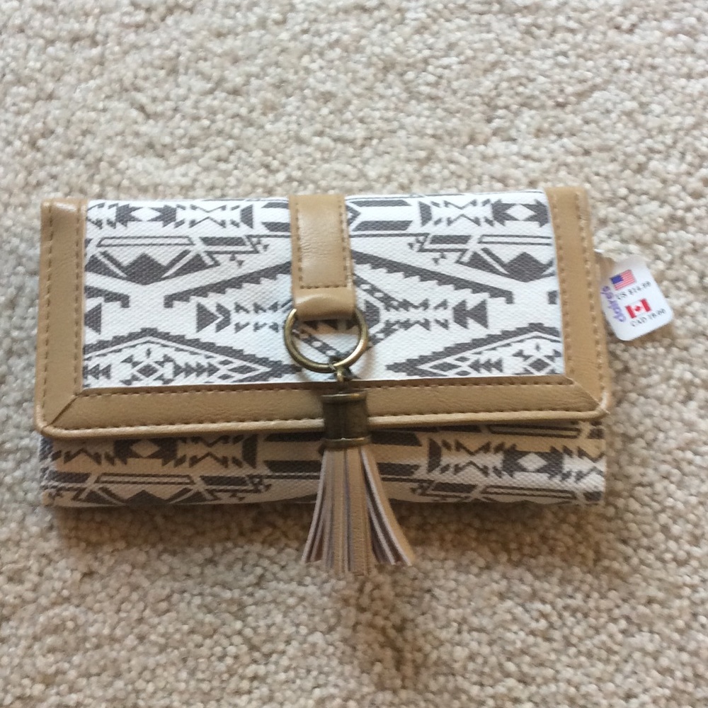 NWT Claire's wallet