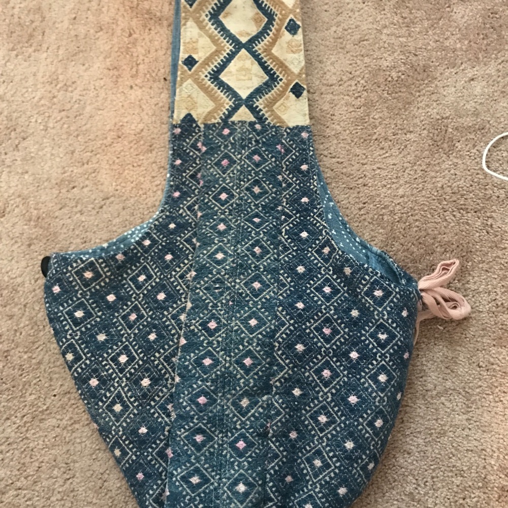 Vintage woven shoulder bag