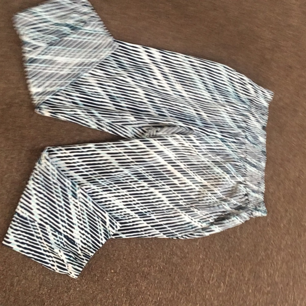 Stretch capris