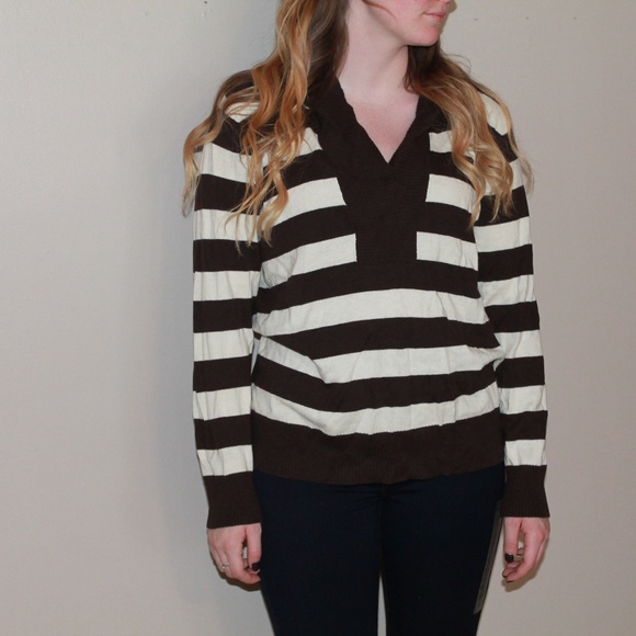 Brown and white striped sweater with hood - Picture 3 of 3