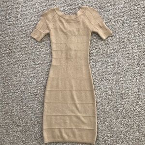 Elegant bebe bandage body con shimmer Gold dress