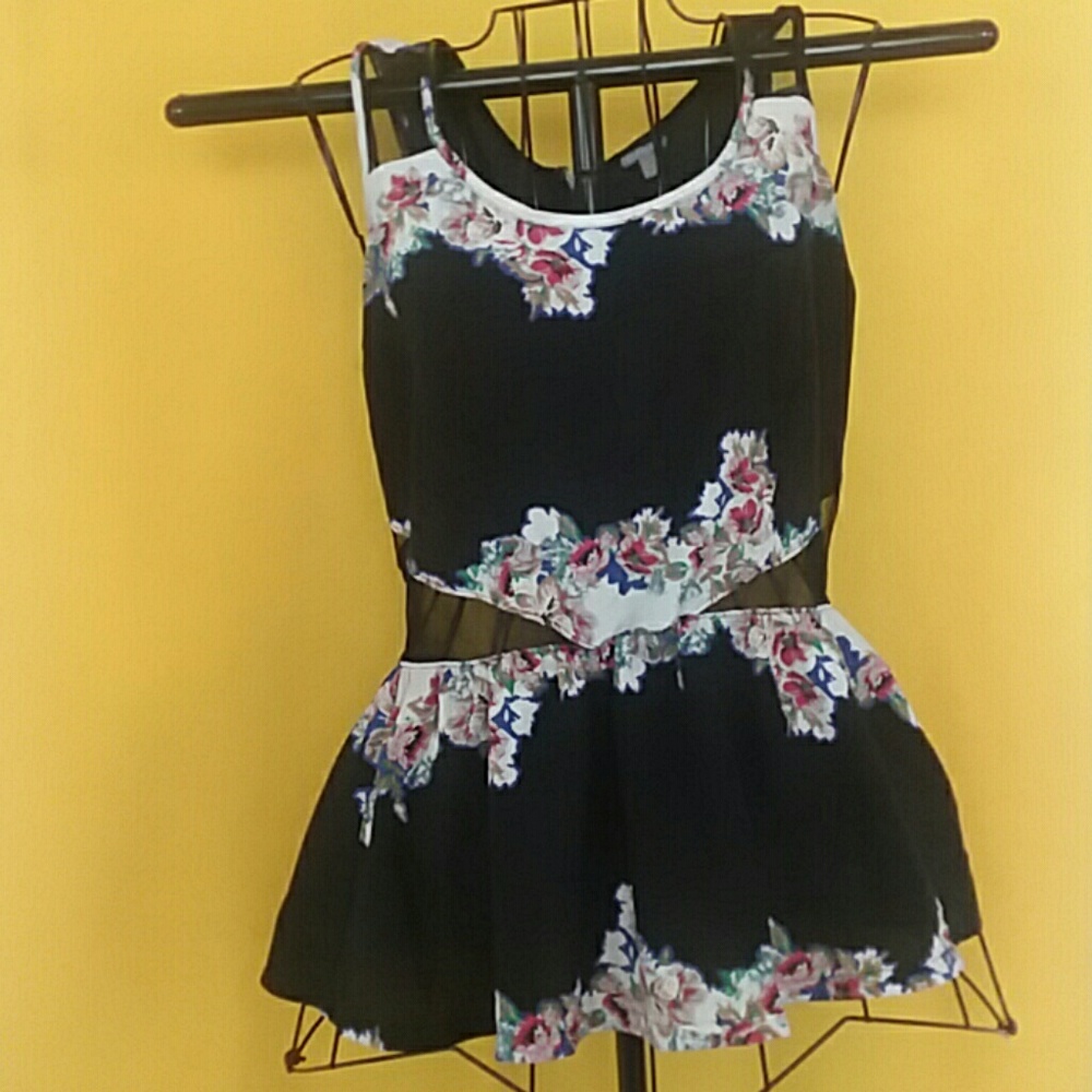 ❤Floral 👀 thru Top