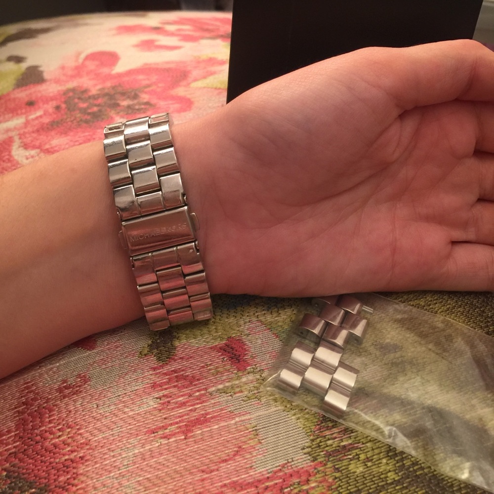 Micheal Kors watch. - Picture 2 of 2