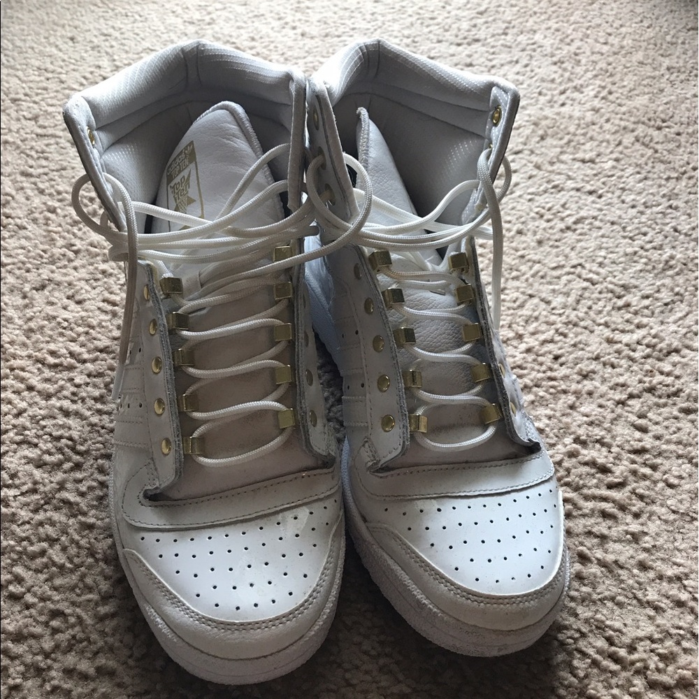 Adidas "top ten" sneakers