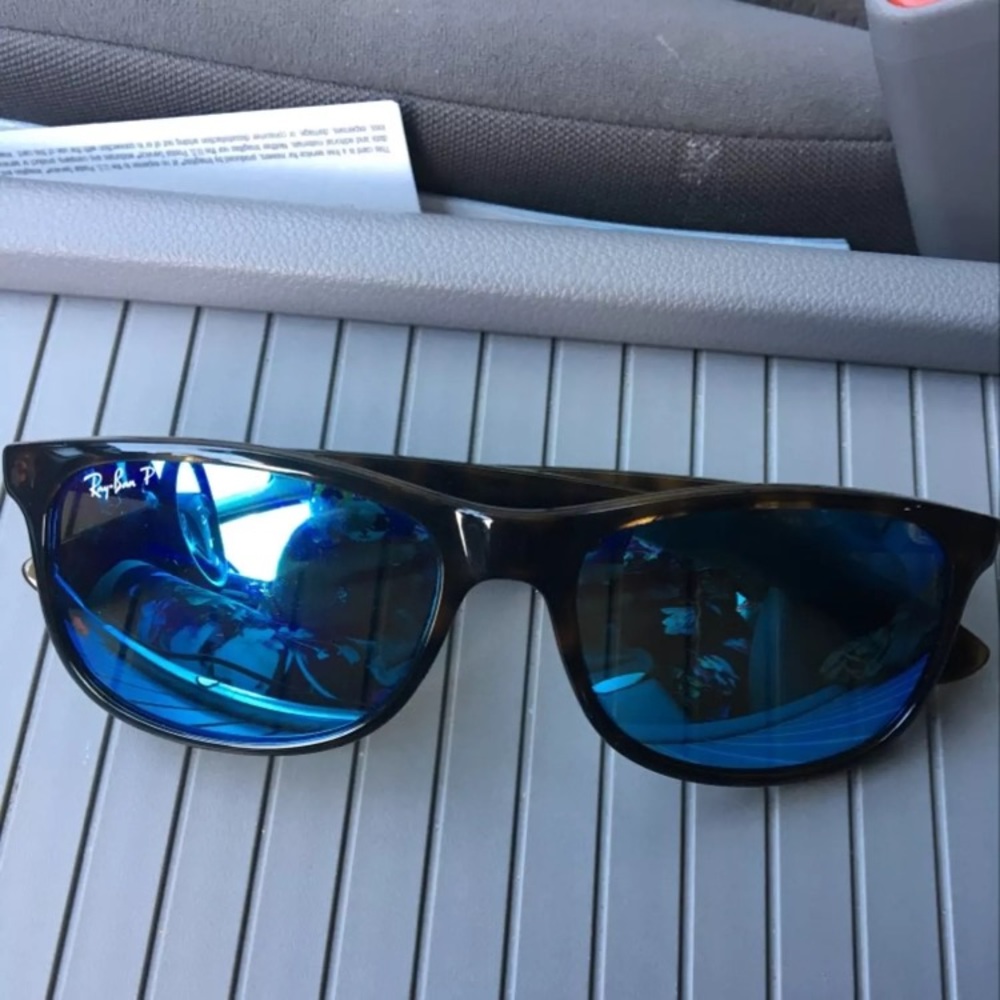 Good condition ray-bans