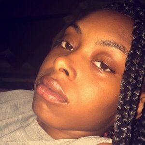 Meet your Posher, Adelle