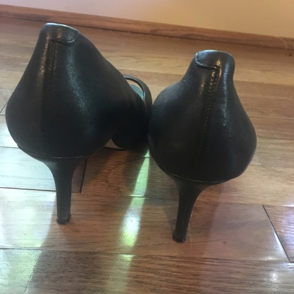 Vince Camuto black peep toe heels - Picture 3 of 4