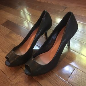 Vince Camuto black peep toe heels