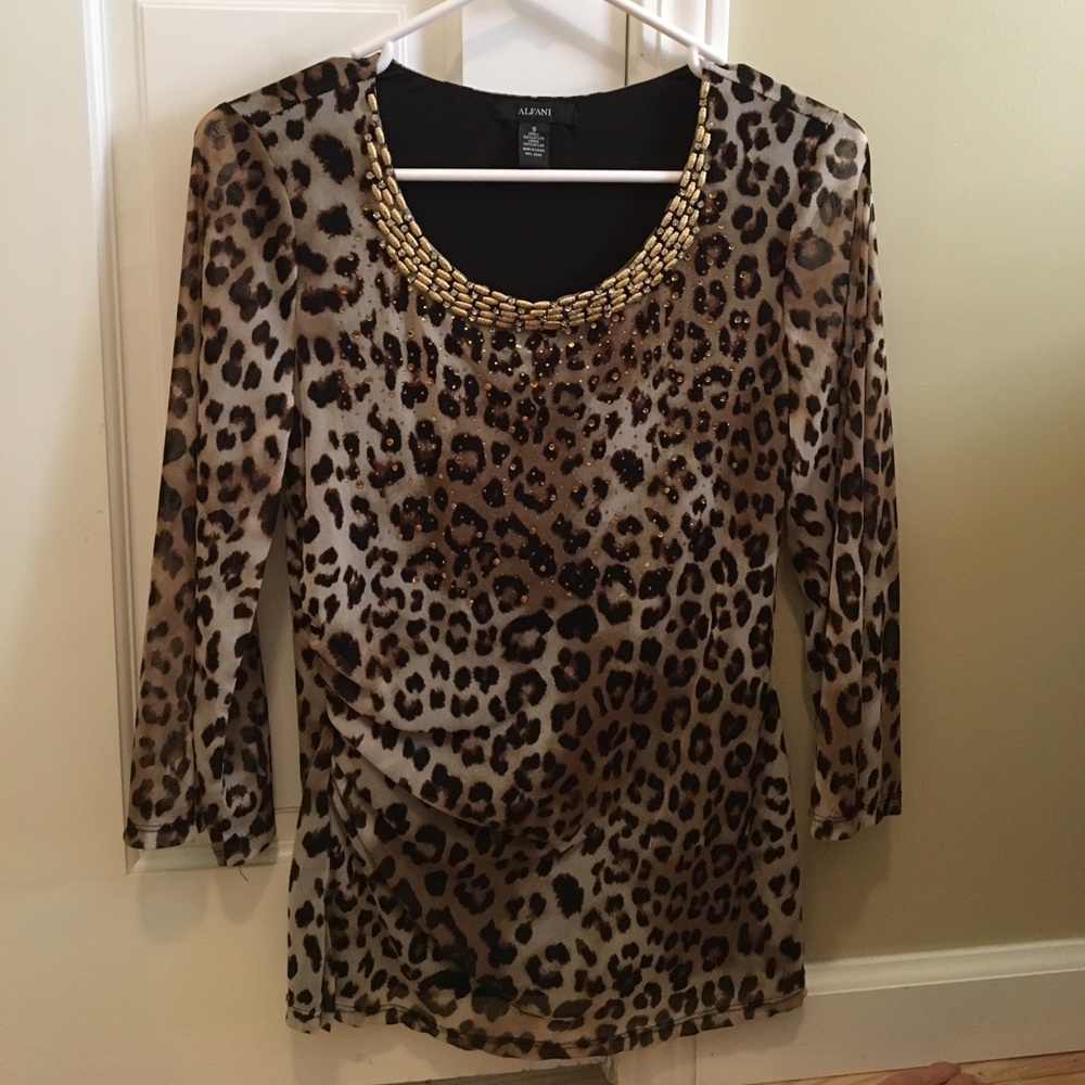 Alfani leopard top size small