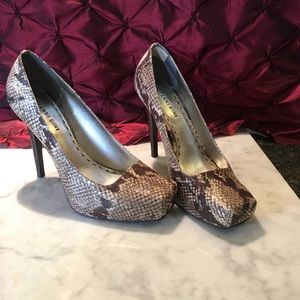 Size 9 Gianni Bini