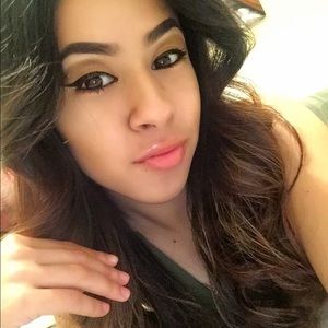 Meet your Posher, Aleida