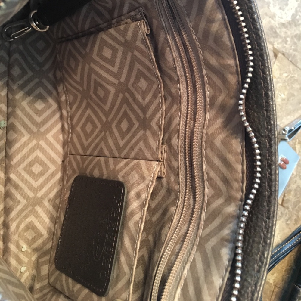 Brighton leather crossbody bag - Picture 5 of 5
