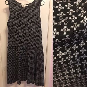 Women's Black & White Drop Waist Dress