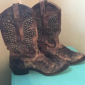 FRYE boots-Billy Studded