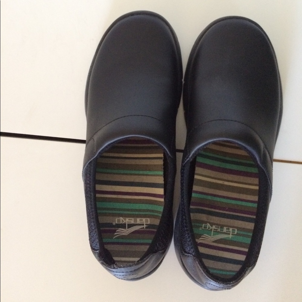 New lightweight black Dankso shoes