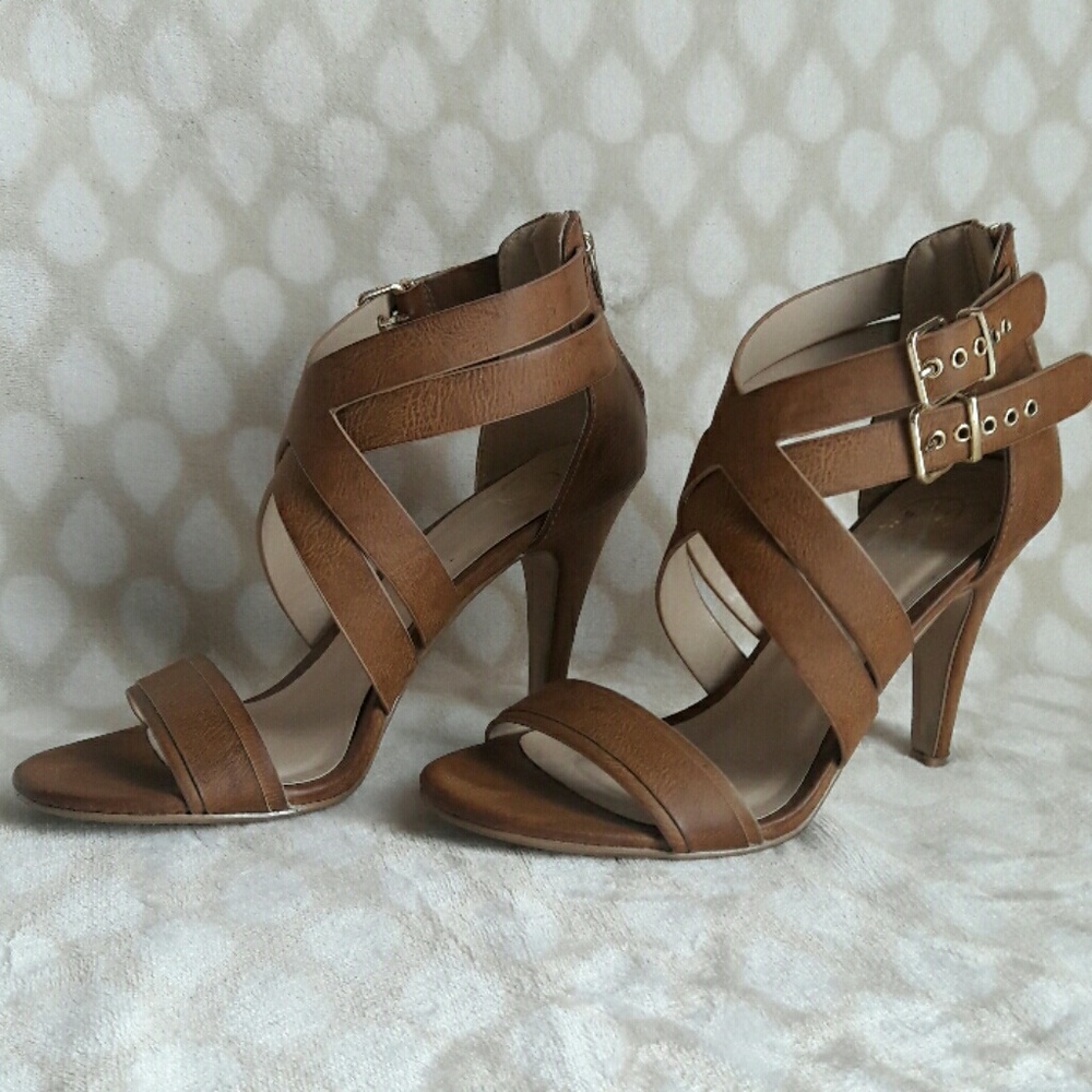 Shoes - Picture 2 of 4