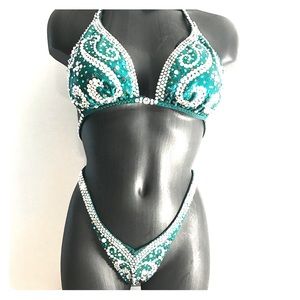 ELEGANT EMERALD TAMEE MARIE FIGURE SUIT
