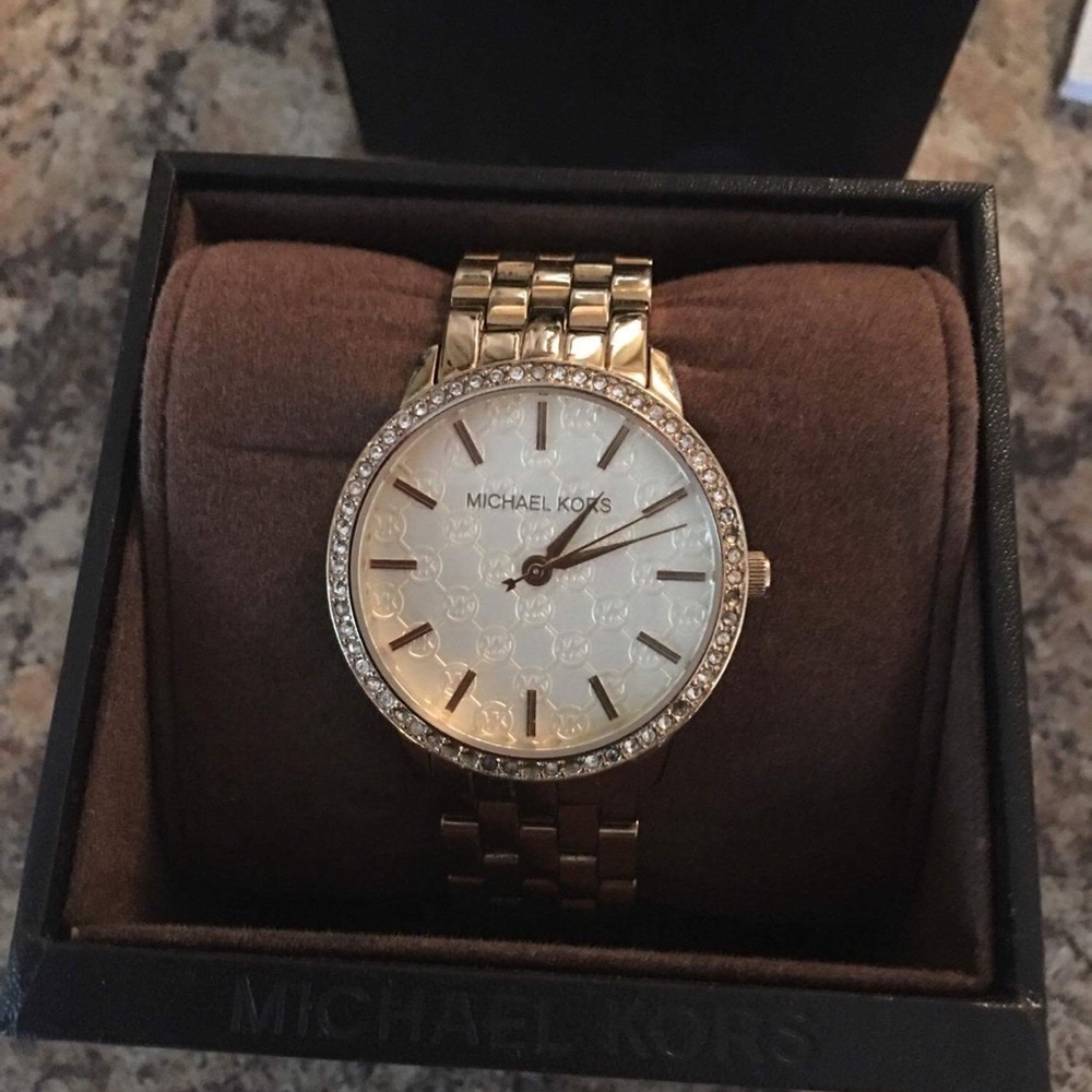 Mm watch and ring